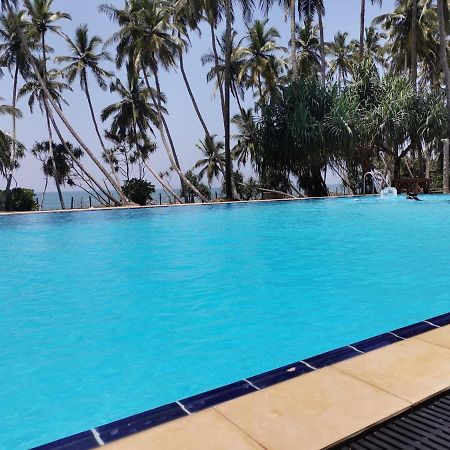 Helios Beach Resort Tangalle Buitenkant foto