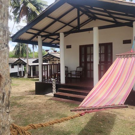 Helios Beach Resort Tangalle Buitenkant foto
