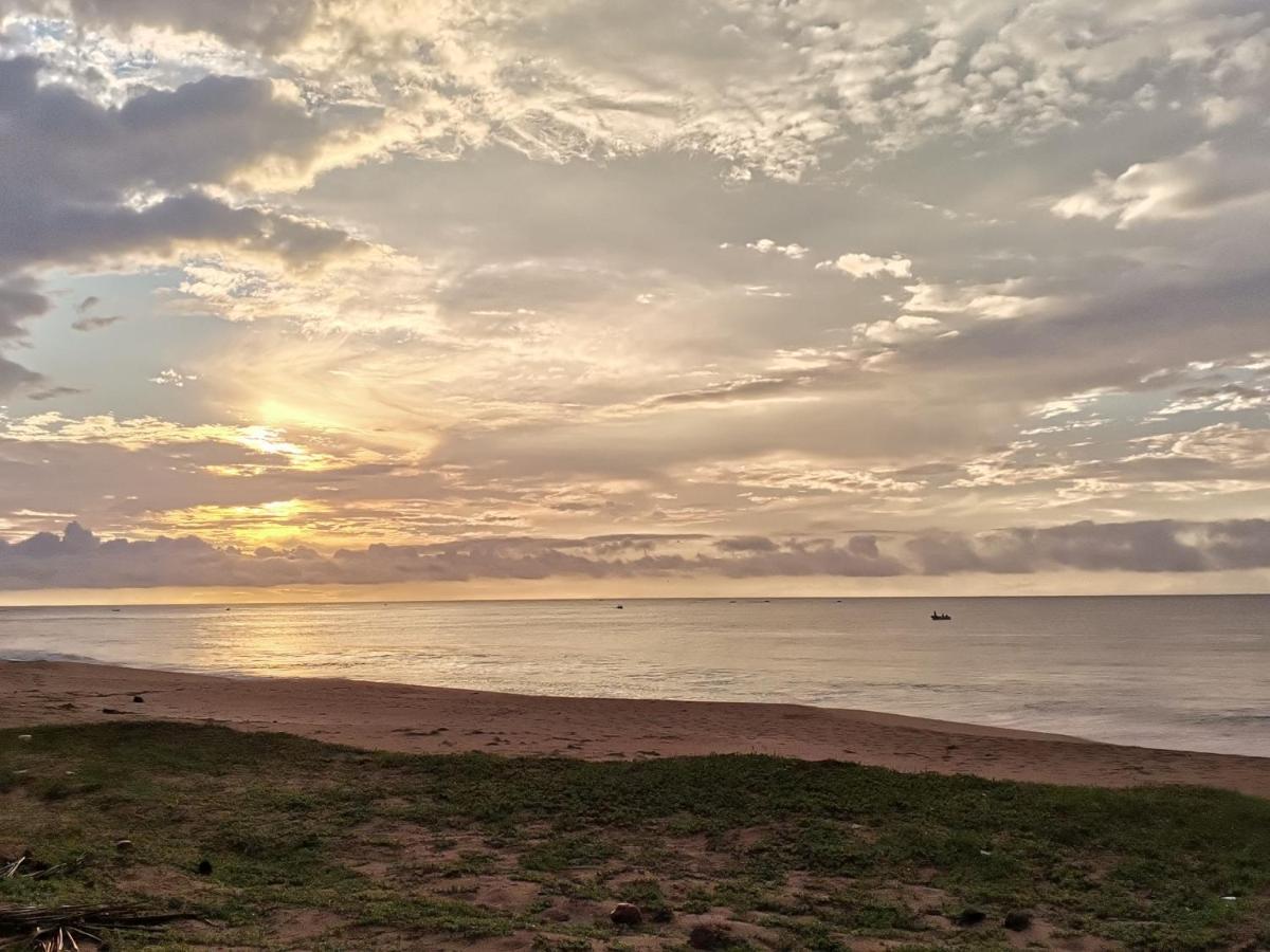 Helios Beach Resort Tangalle Buitenkant foto