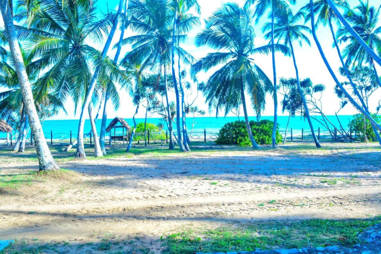 Helios Beach Resort Tangalle Buitenkant foto