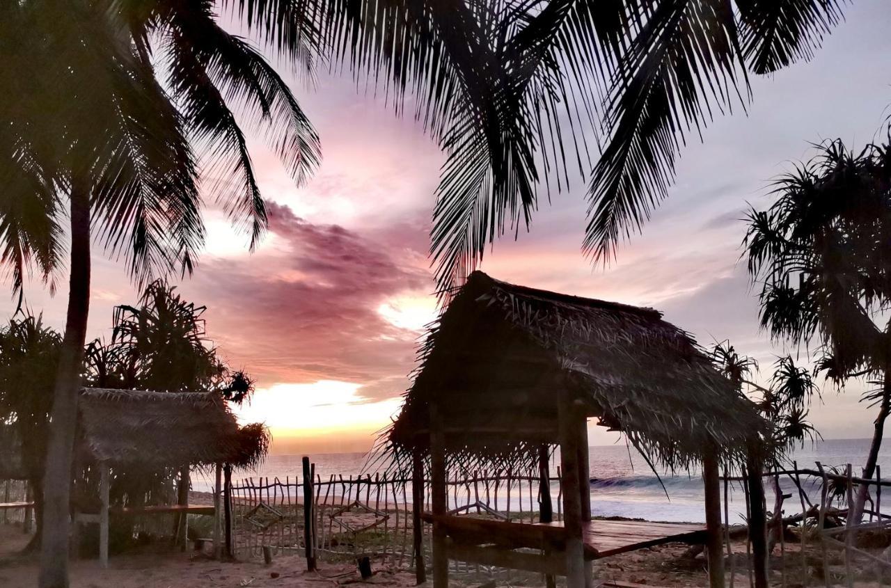 Helios Beach Resort Tangalle Buitenkant foto