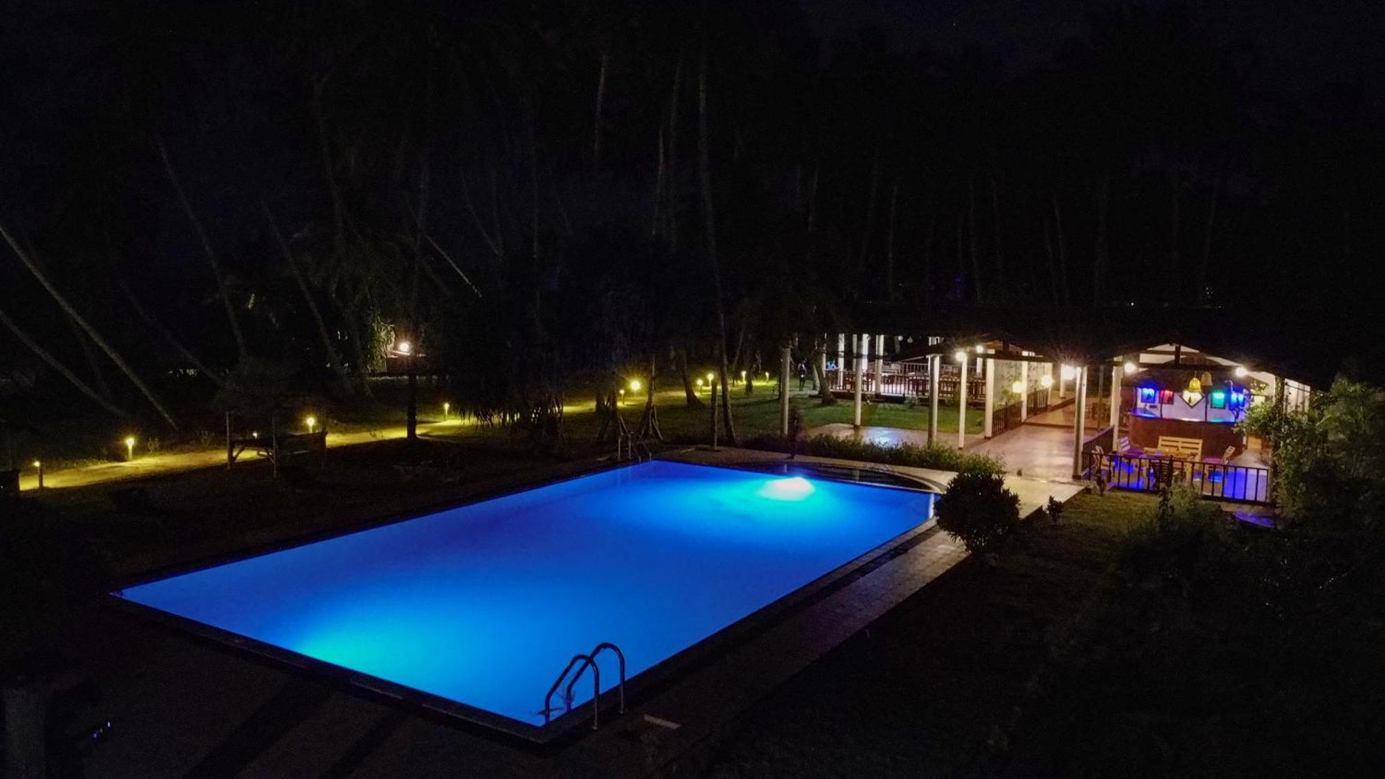 Helios Beach Resort Tangalle Buitenkant foto