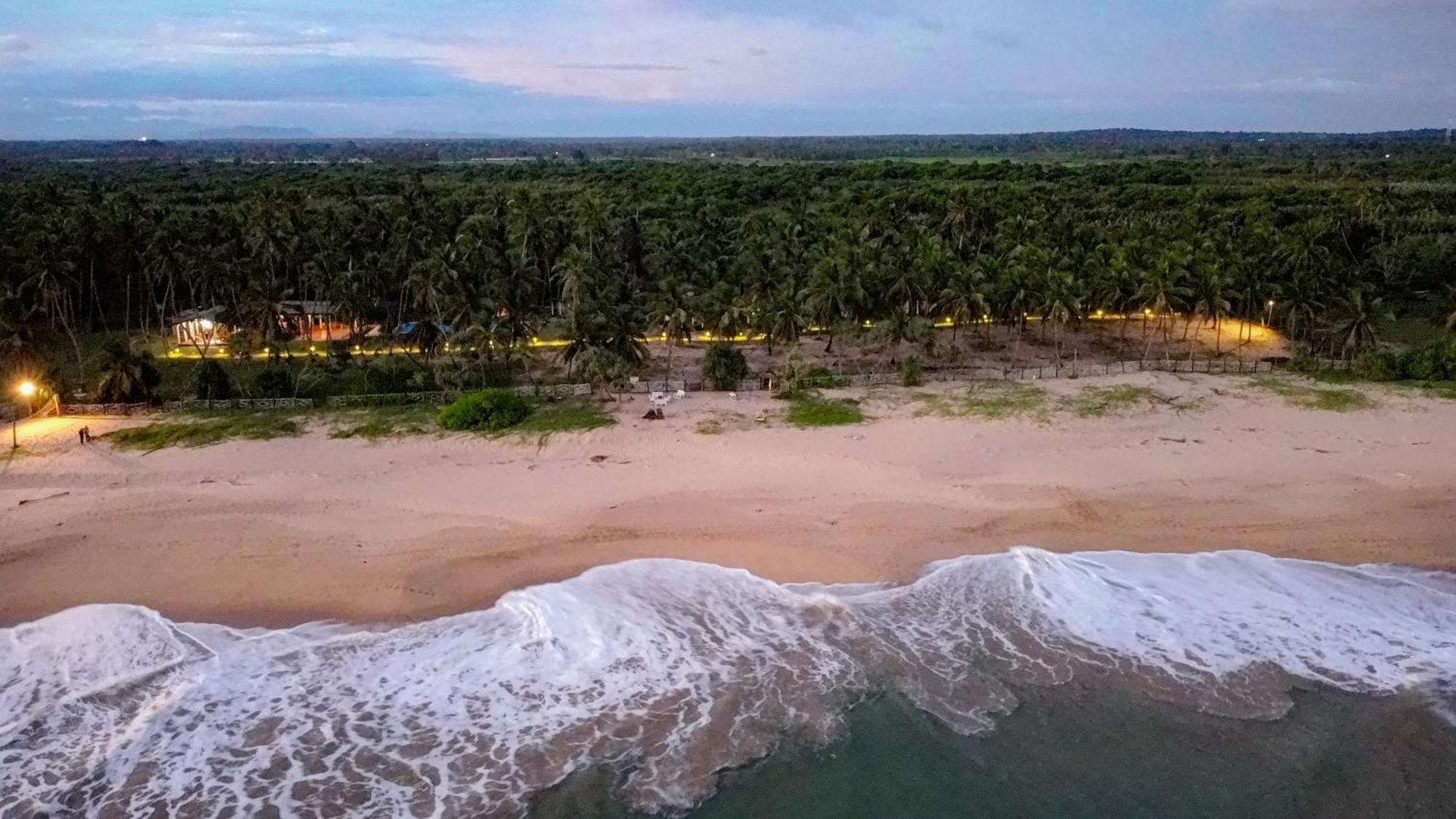 Helios Beach Resort Tangalle Buitenkant foto