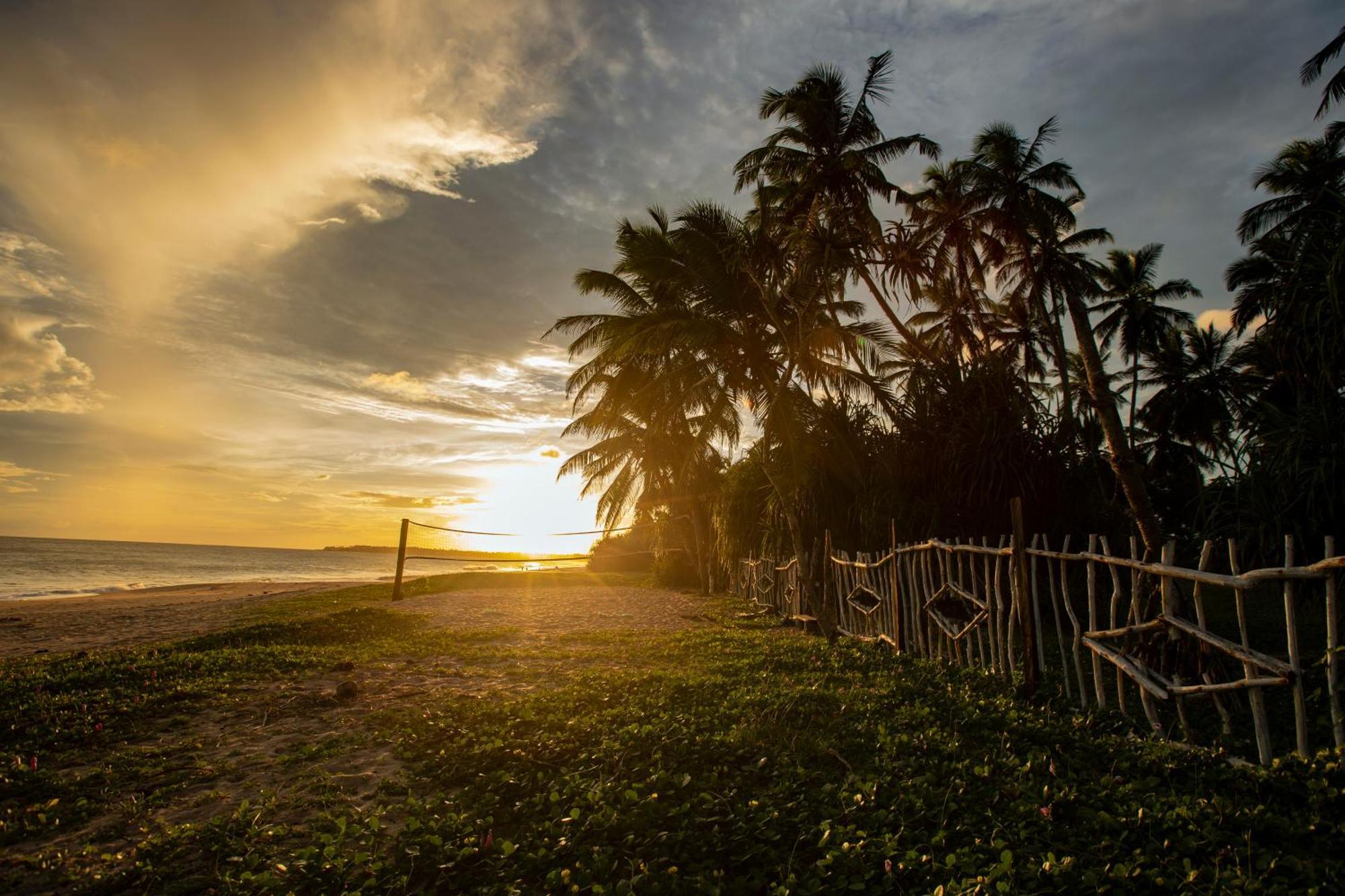 Helios Beach Resort Tangalle Buitenkant foto