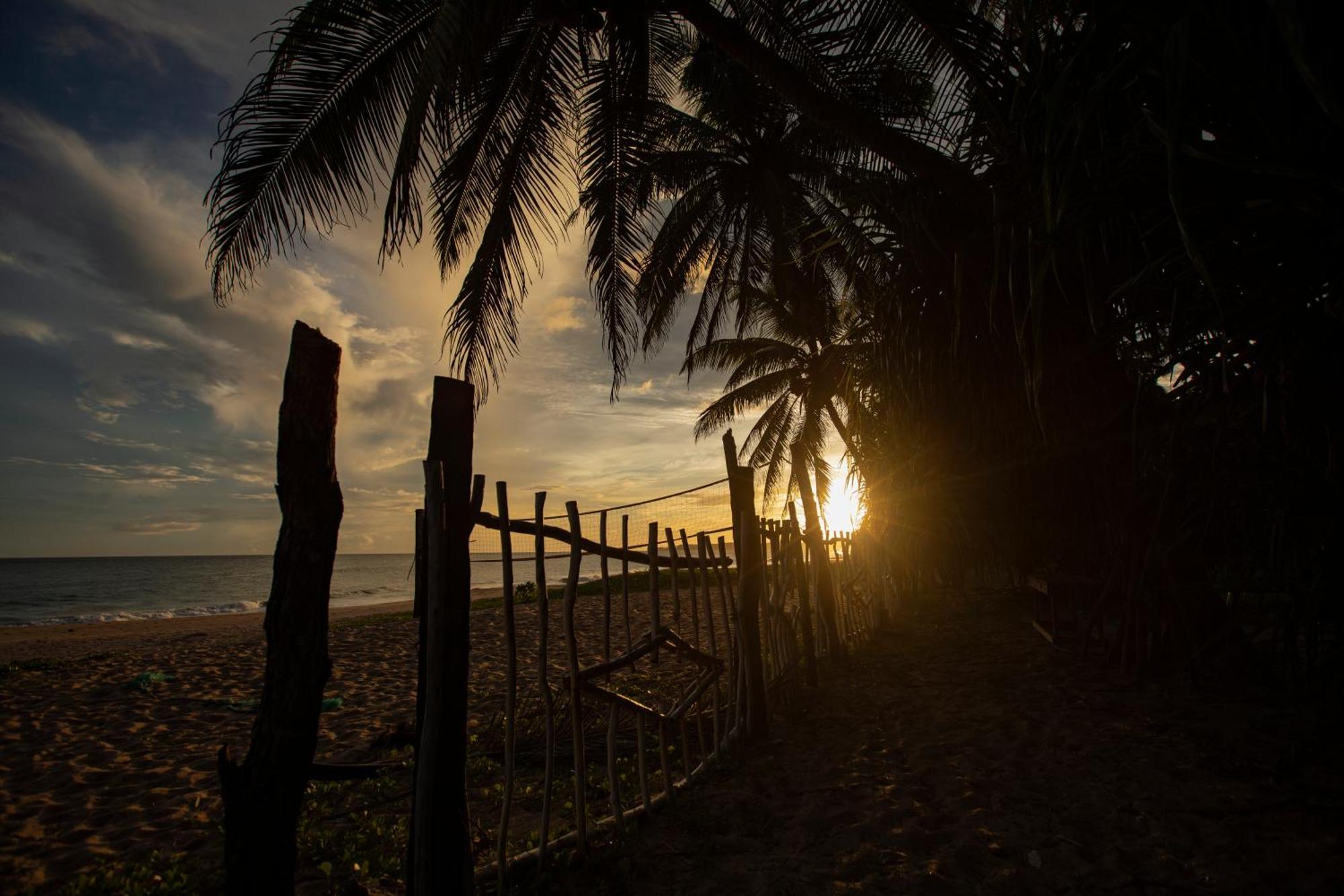 Helios Beach Resort Tangalle Buitenkant foto