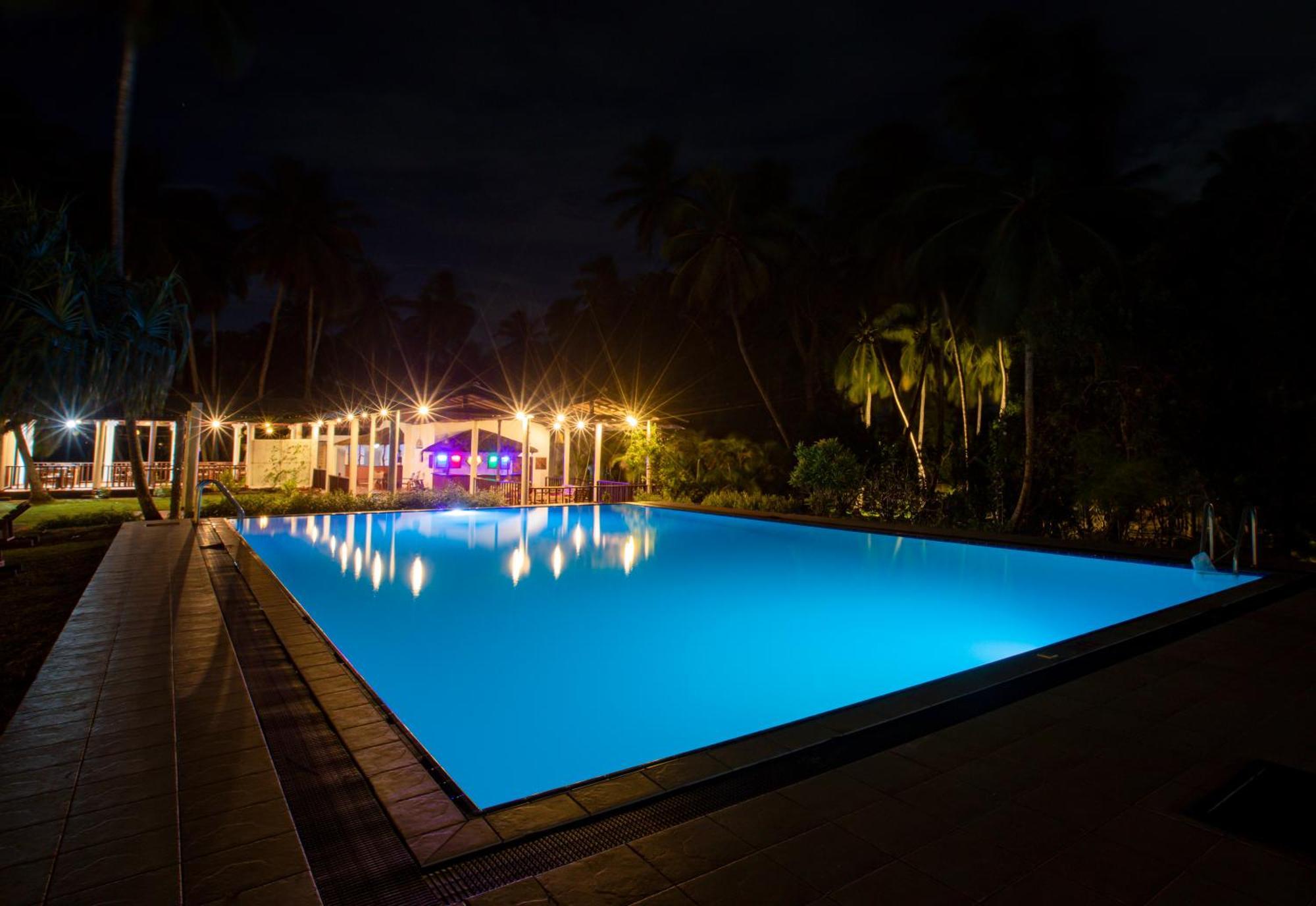 Helios Beach Resort Tangalle Buitenkant foto