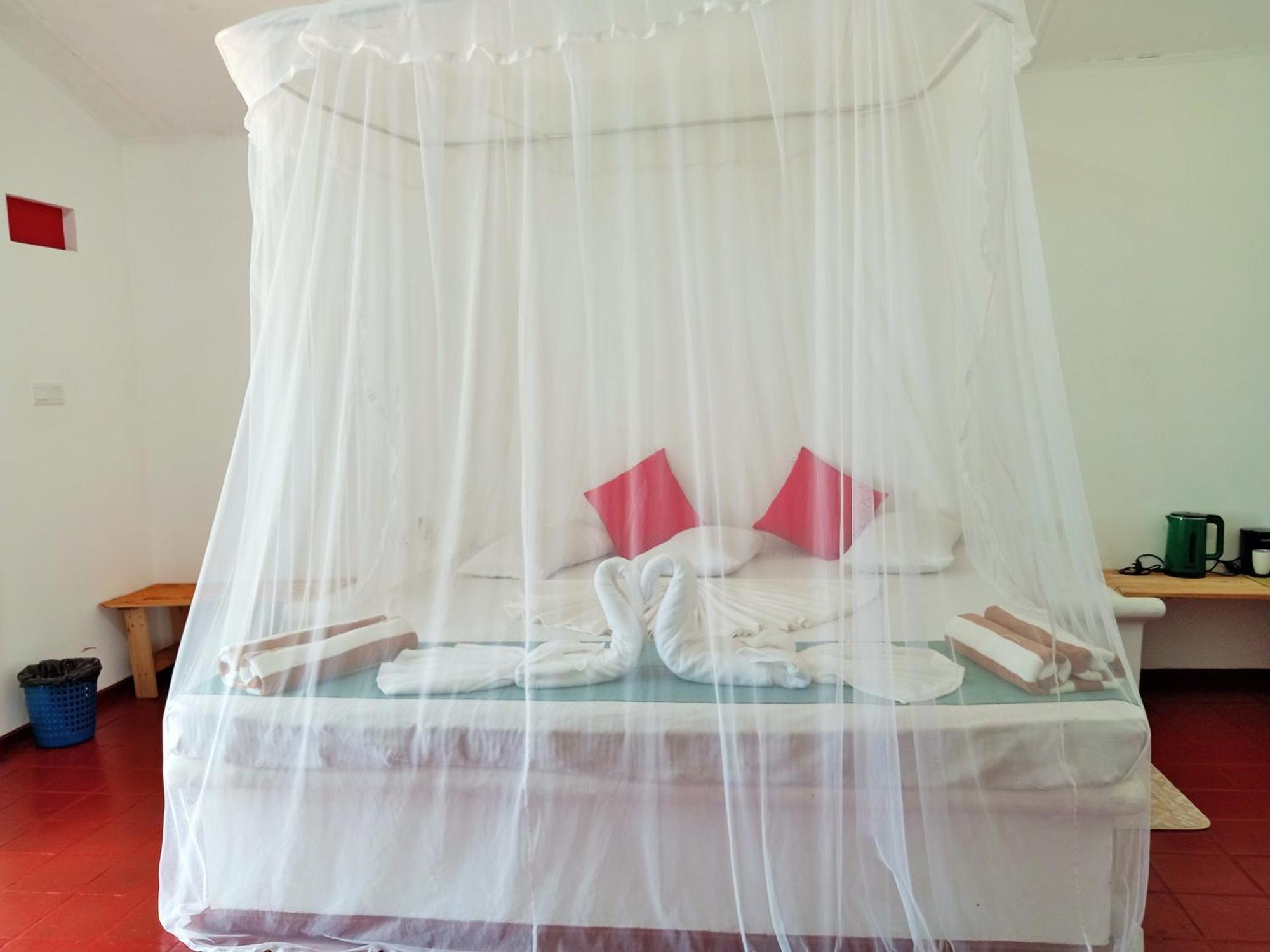 Helios Beach Resort Tangalle Buitenkant foto