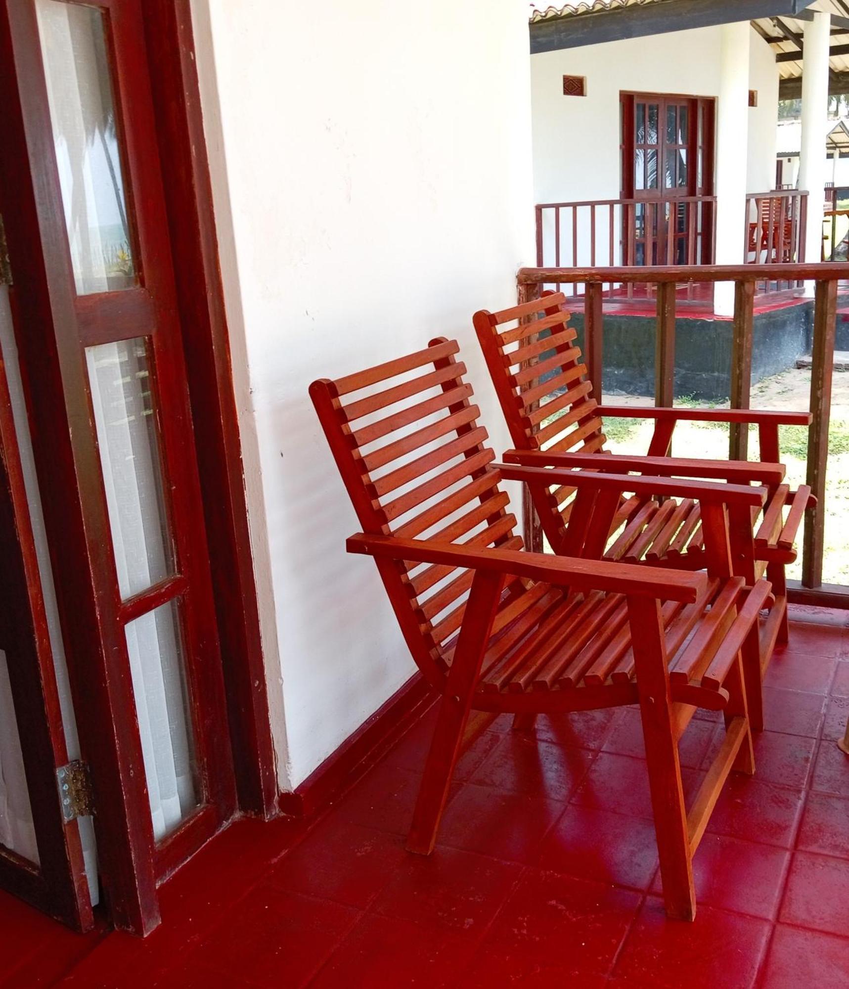 Helios Beach Resort Tangalle Buitenkant foto