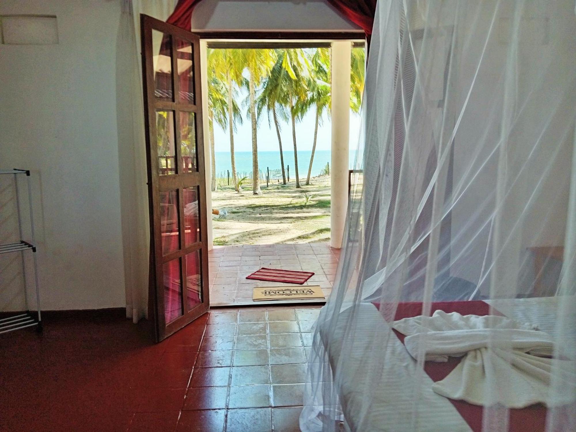 Helios Beach Resort Tangalle Buitenkant foto